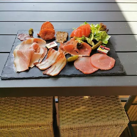 Le P'tit Bouchon Hotel
