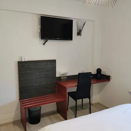 Le P'tit Bouchon Hotell