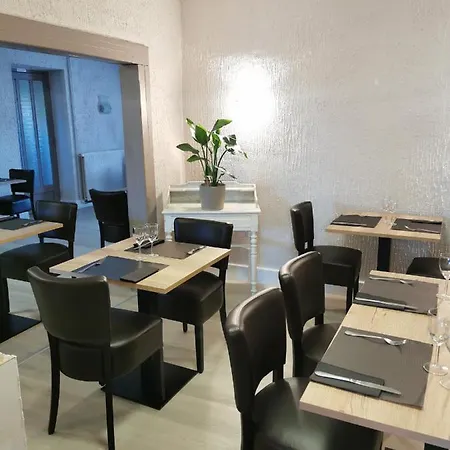 Le P'tit Bouchon Hotell