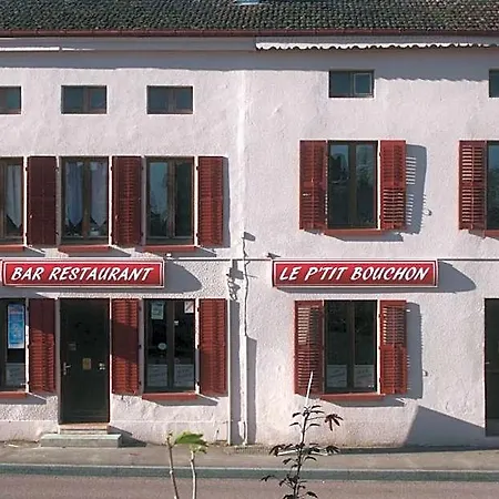 Le P'tit Bouchon מלון