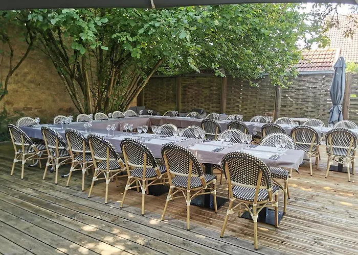 Le P'tit Bouchon Hotel 2*