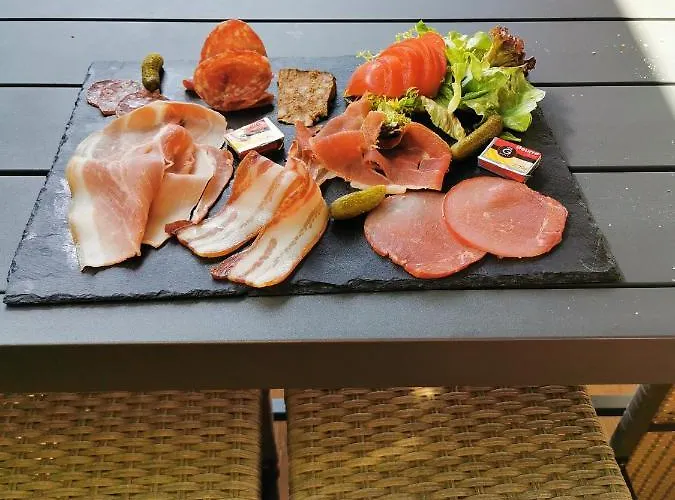 Le P'tit Bouchon Hotel