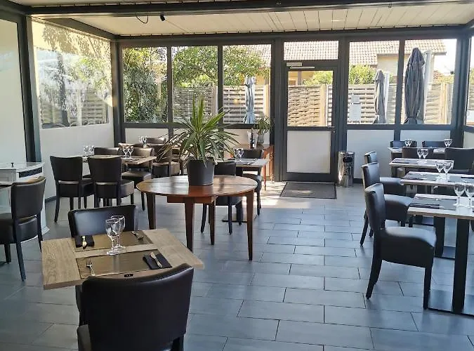 Hotel Le P'tit Bouchon 2*